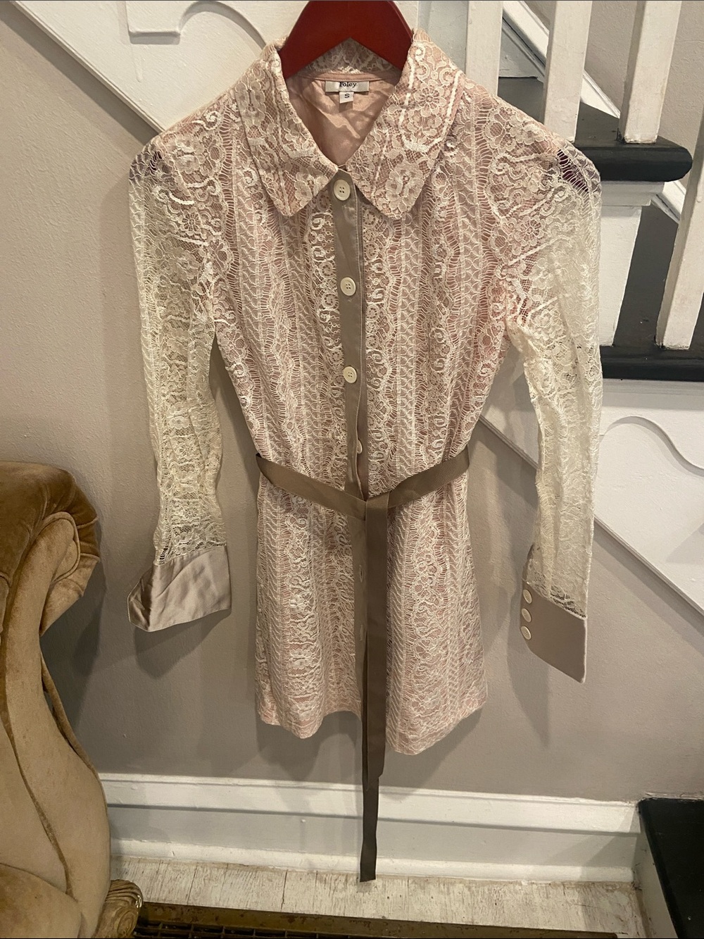 Foley size S Delicate Lace Button-Down long sleevesShirt with Satin Trim - Cream